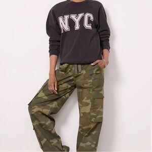 Retrobrand Stylish NYC Graphic Sweatshirt